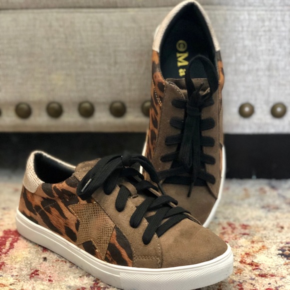 Leopard Casual Sneakers - Picture 1 of 2
